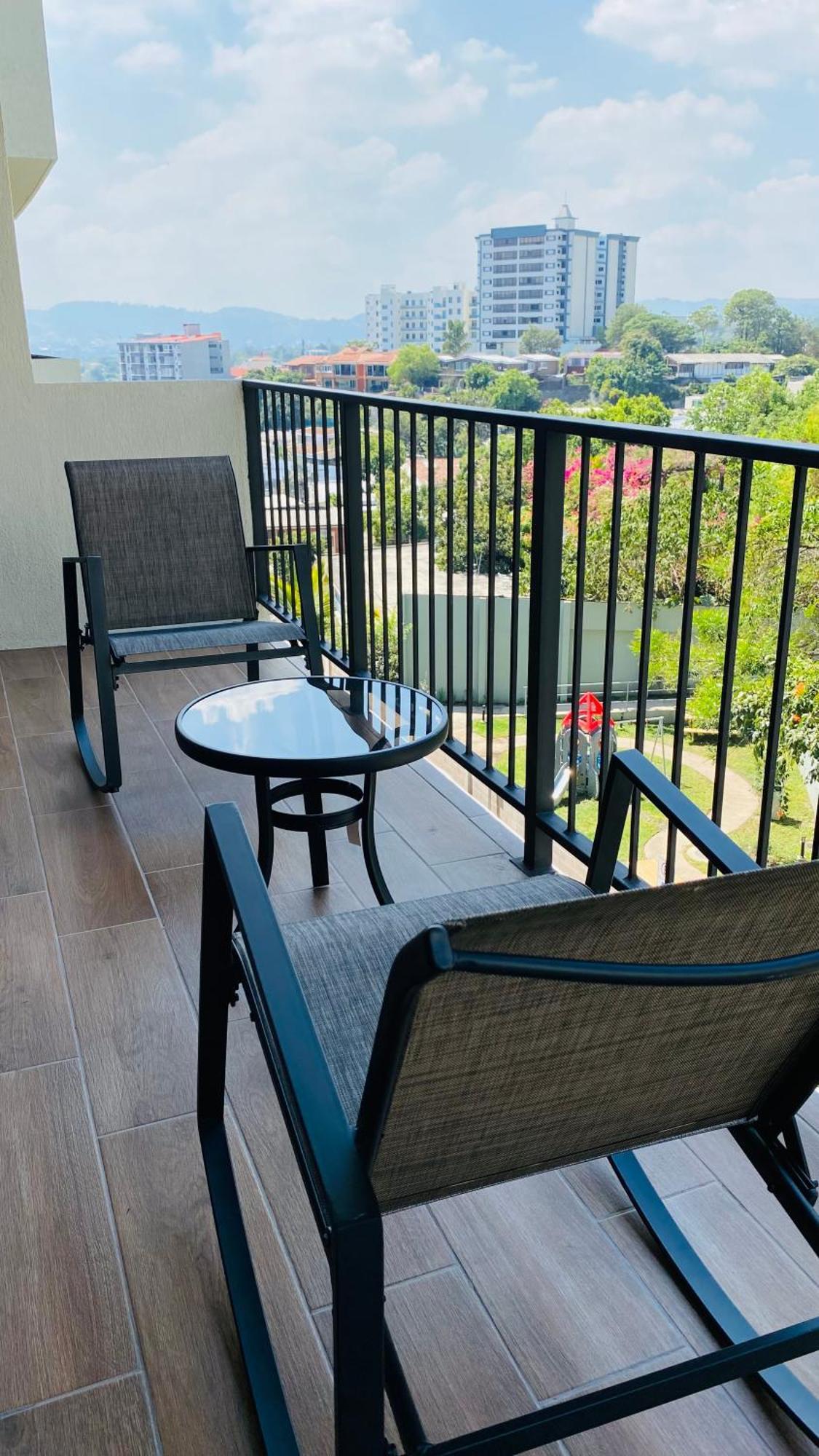Entire Beautiful Condo With Rooftop Pool And Gym San Salvador Exterior foto
